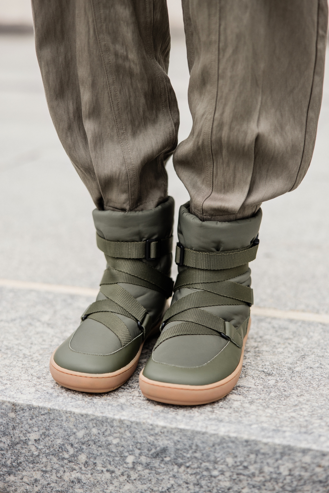 FROSTY 2.0 barefoot winter boots Olive | SHAPEN barefoot