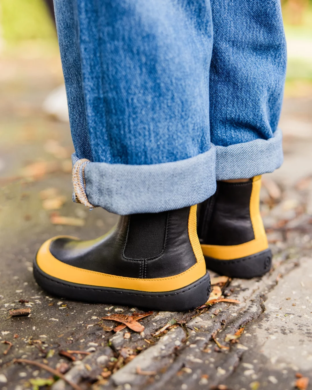 Black yellow boots online