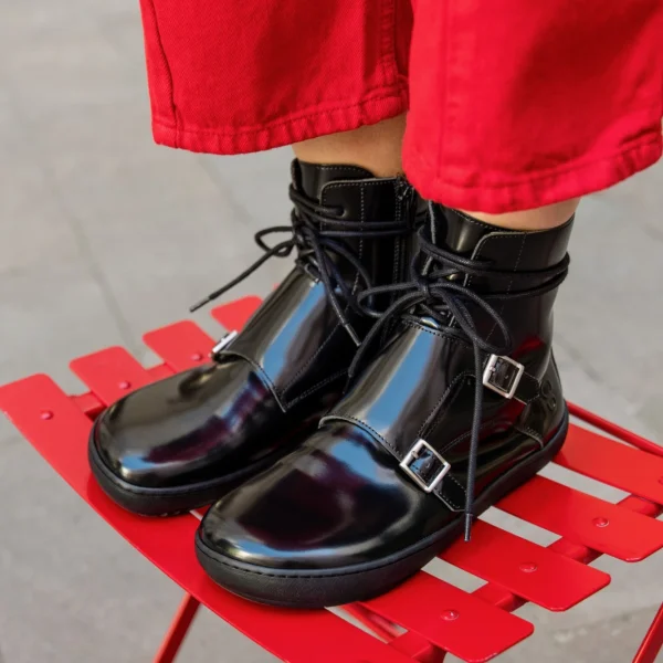 SAGA barefoot boots Black