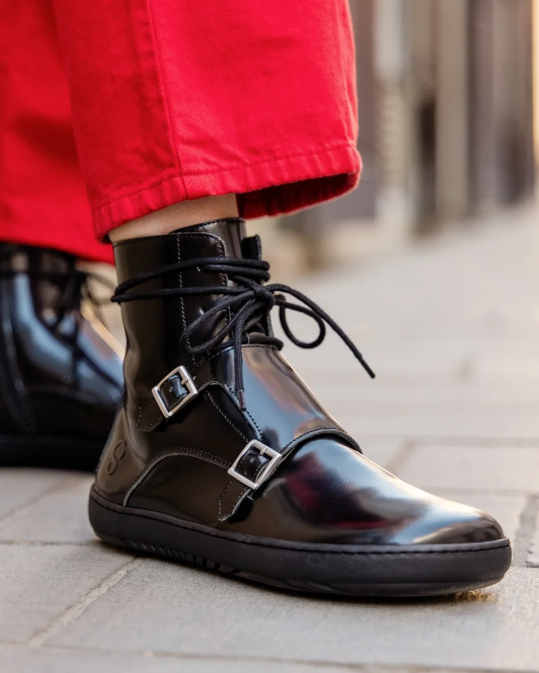 SAGA barefoot boots Black
