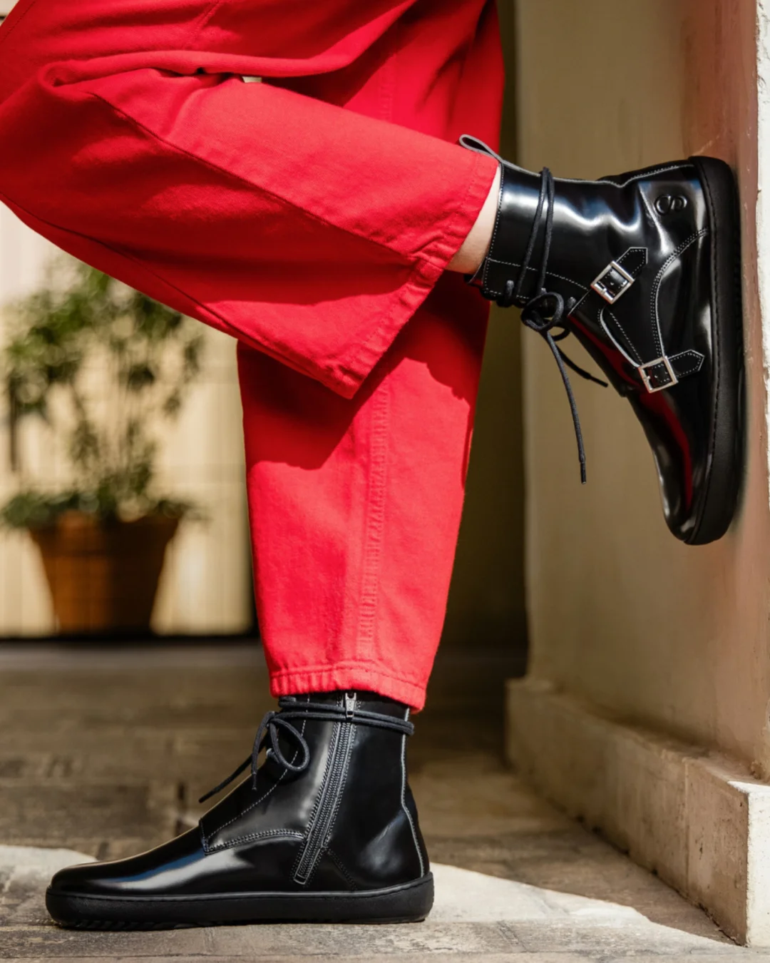 SAGA barefoot boots Black