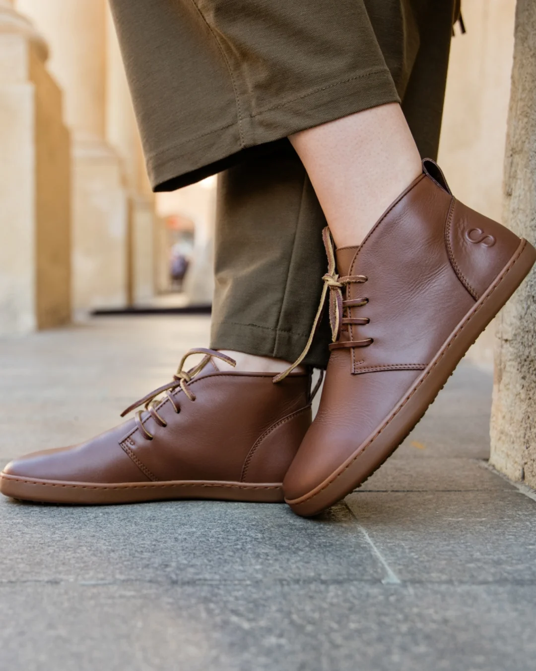 BERRY all-season barefoot shoes Brown