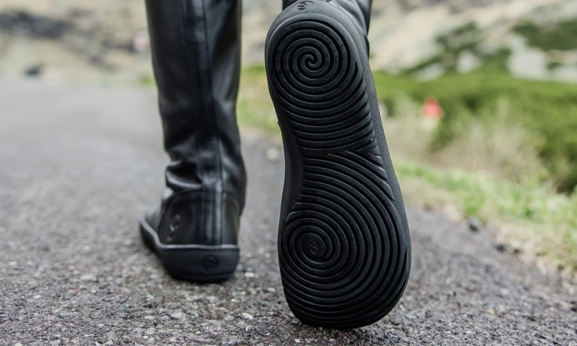 Sohlen von Barefoot-Schuhen: Woraus sie bestehen und was sie anders macht
